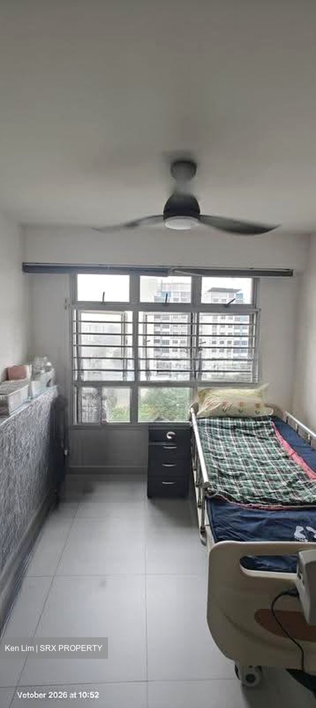 Tampines Avenue 8 (Tampines), Multi Generation #639558641